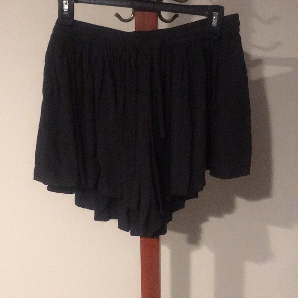 NWT Jack BB Dakota Flowy Black Shorts
